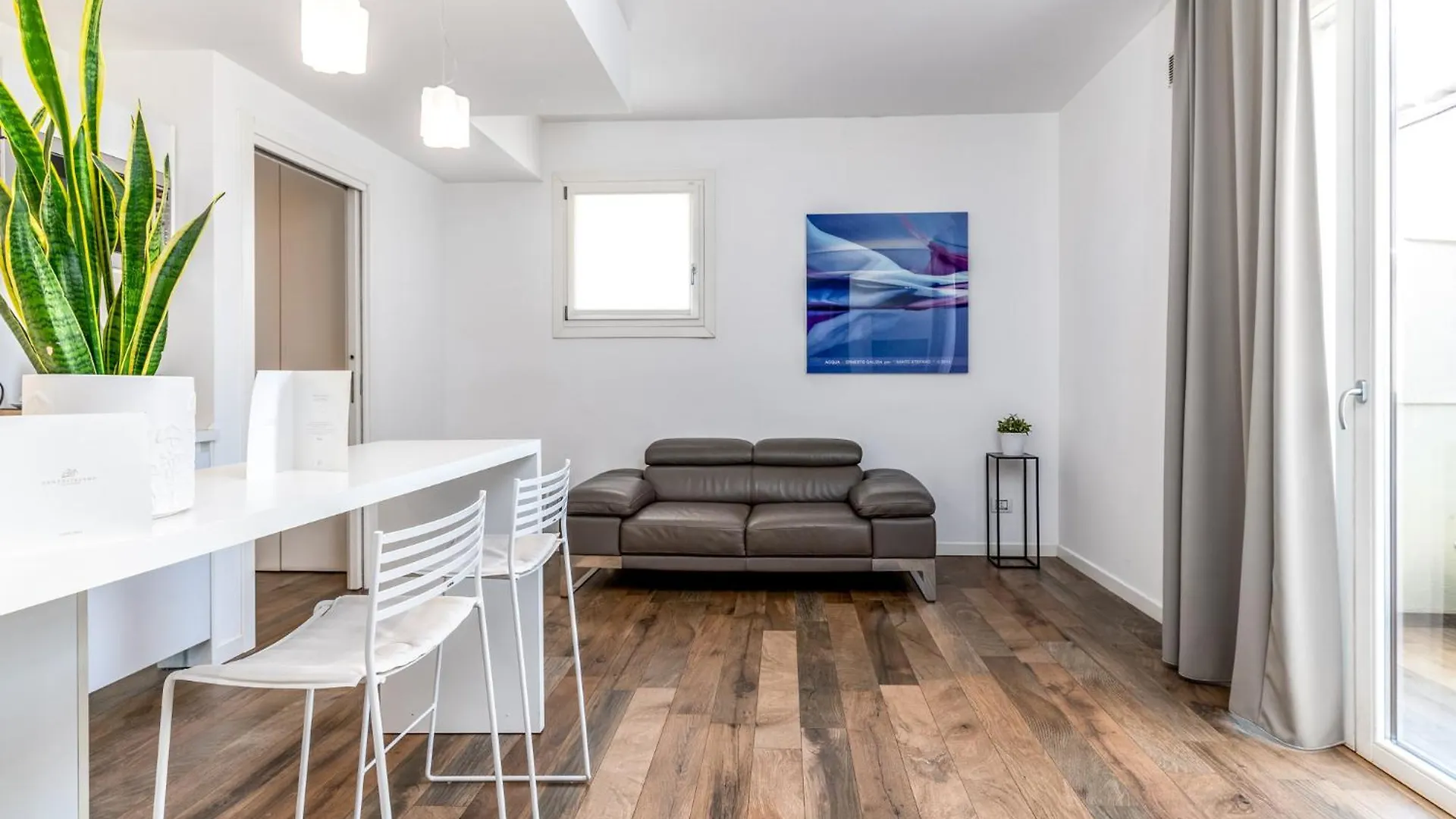 Santo Stefano Raro Rooms Collection 브린디시 2*,